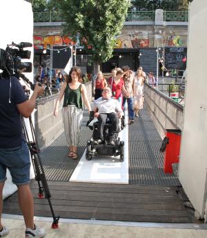 Endlich an Deck: Eröffnung des Literaturcafés am Badeschiff | kurier.at
