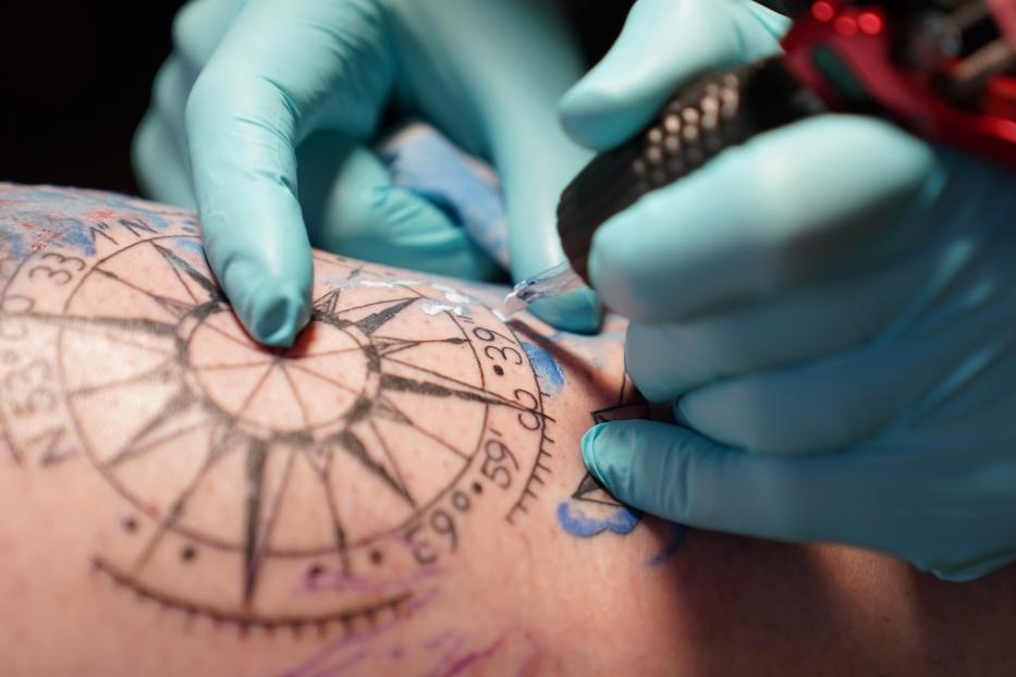 Vor dem EU-Verbot von bunten Tattoo-Farben.