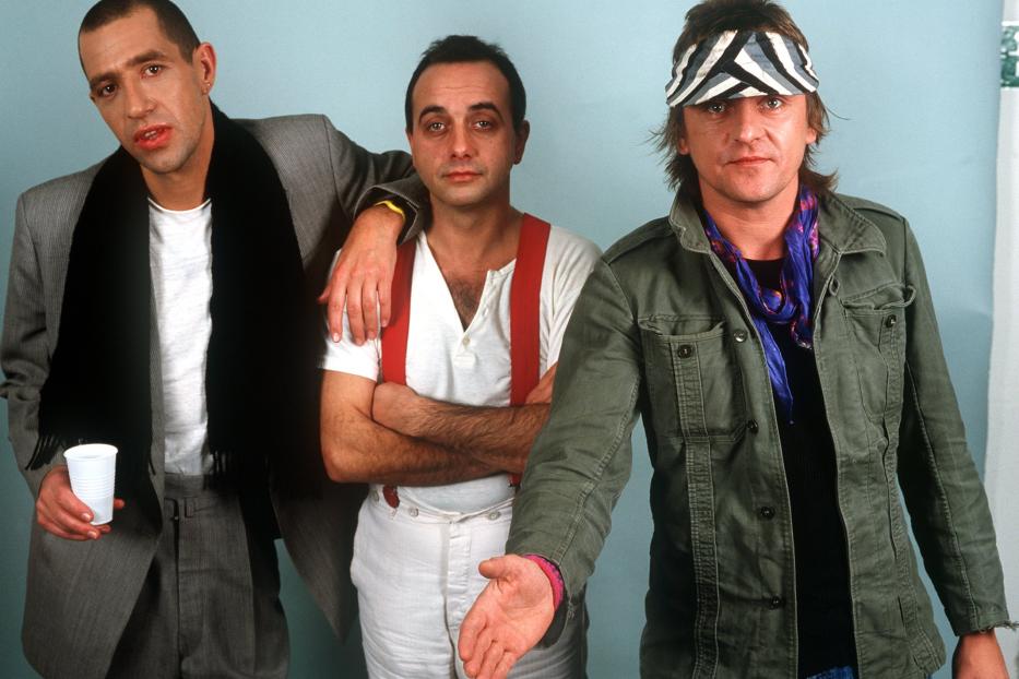 Die deutsche Band Fury in the Slaughterhouse posiert für ein Foto.