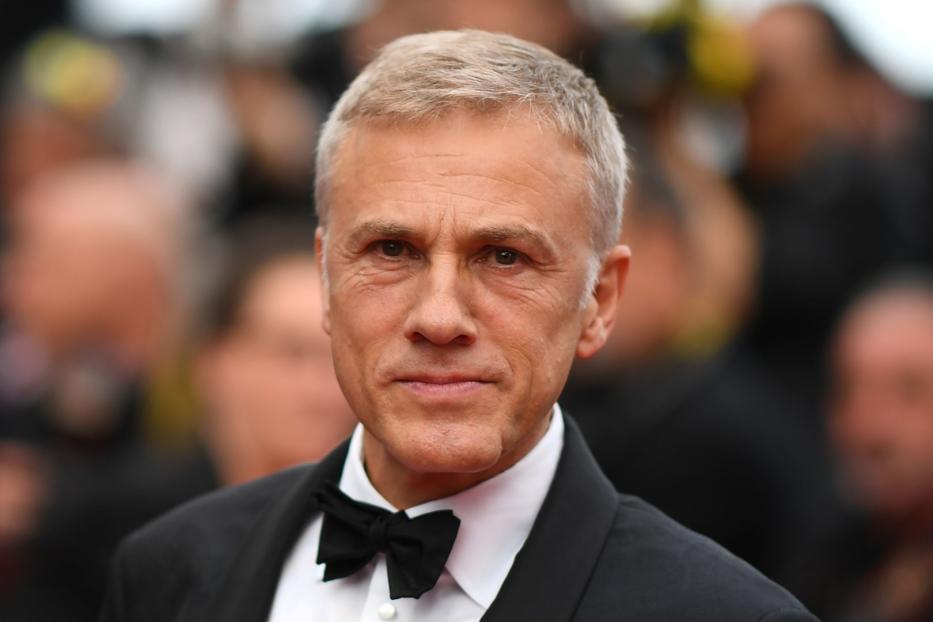 Porträt von Christoph Waltz mit Fliege und Anzug.
