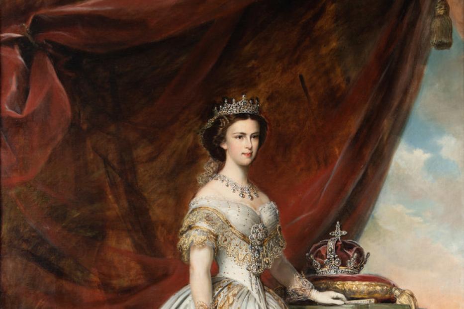 Ein Porträt von Kaiserin Elisabeth von Österreich in einem weißen Kleid mit goldenen Verzierungen.