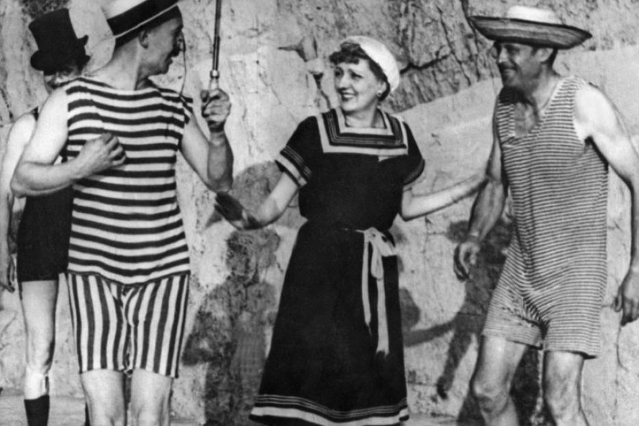 „Chic am Strand um 1900“.