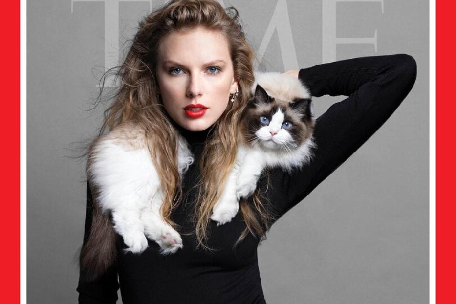 Taylor Swift mit ihrer Katze Benjamin Button auf dem Cover des „Time“-Magazins „Person of the Year“.