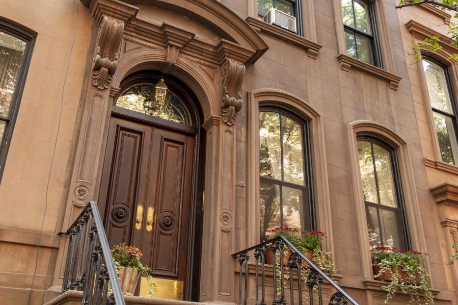 In diesem Haus auf der Perry Street in Greenwich Village, New York, „wohnte“ Carrie Bradshaw in Sex and the City.
