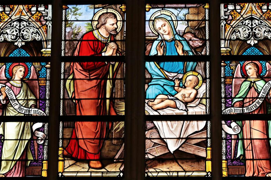 Glasmalerei in Kirche