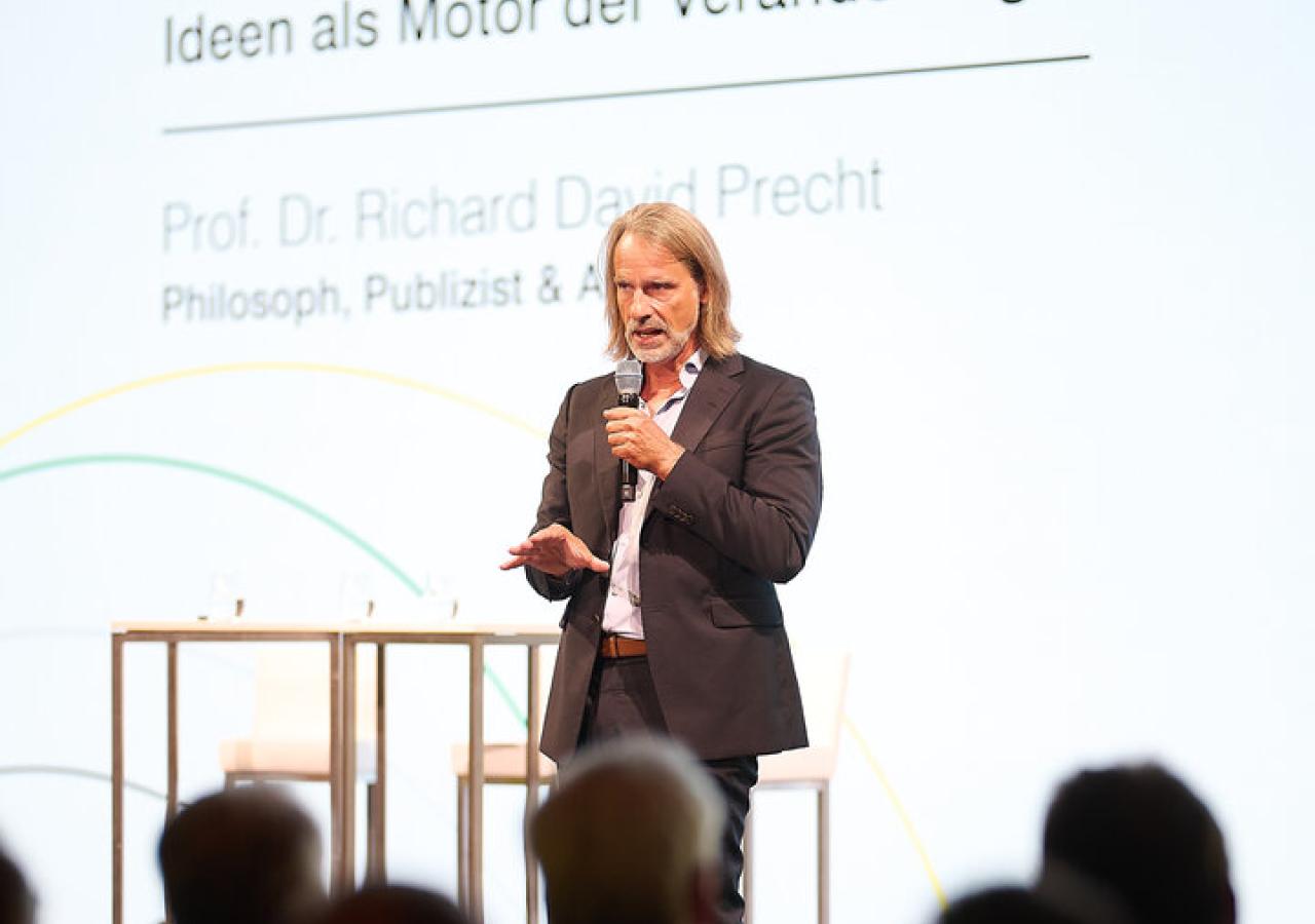 Junge Generation: Richard David Precht warnt vor dieser fatalen Entwicklung
