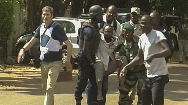MALI BAMAKO HOSTAGE SITUATION Geiselnahme in Mali: 20 Tote - El Kaida bekennt sich