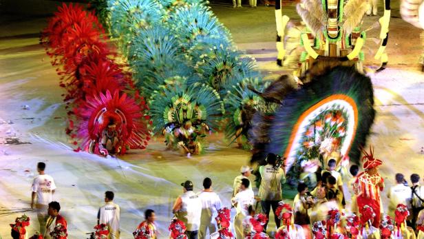 Diesmal führt Sie die Extratour nach Brasilien zum "Boi Bumba"-Spektakel in Parintins. Extratour: Karneval am Amazonas