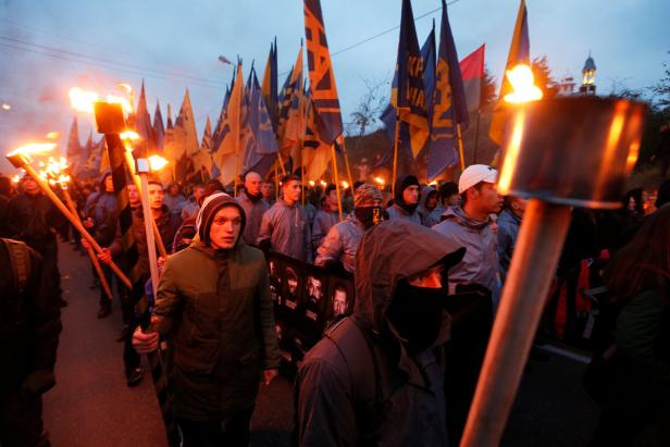 Tausende Nationalisten marschierten in Kiew