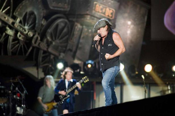 AC/DC macht weiter, Malcolm Young pausiert