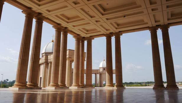 Yamoussoukro: Ein Petersdom im Nirgendwo