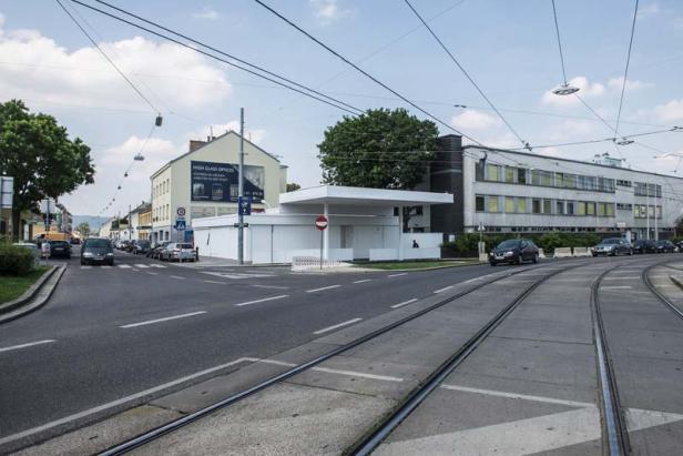 Bunter Abschied für eine Tankstelle