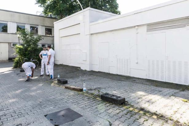 Bunter Abschied für eine Tankstelle