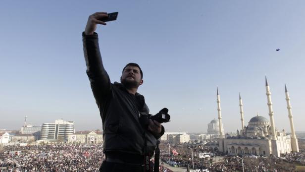 Kadyrow führt Großdemo gegen Charlie Hebdo an