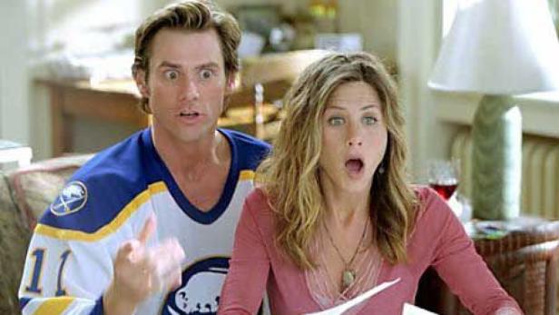 Jennifer Aniston und Vince Vaughn schauen in einer Szene aus „Trennung mit Hindernissen“ überrascht.