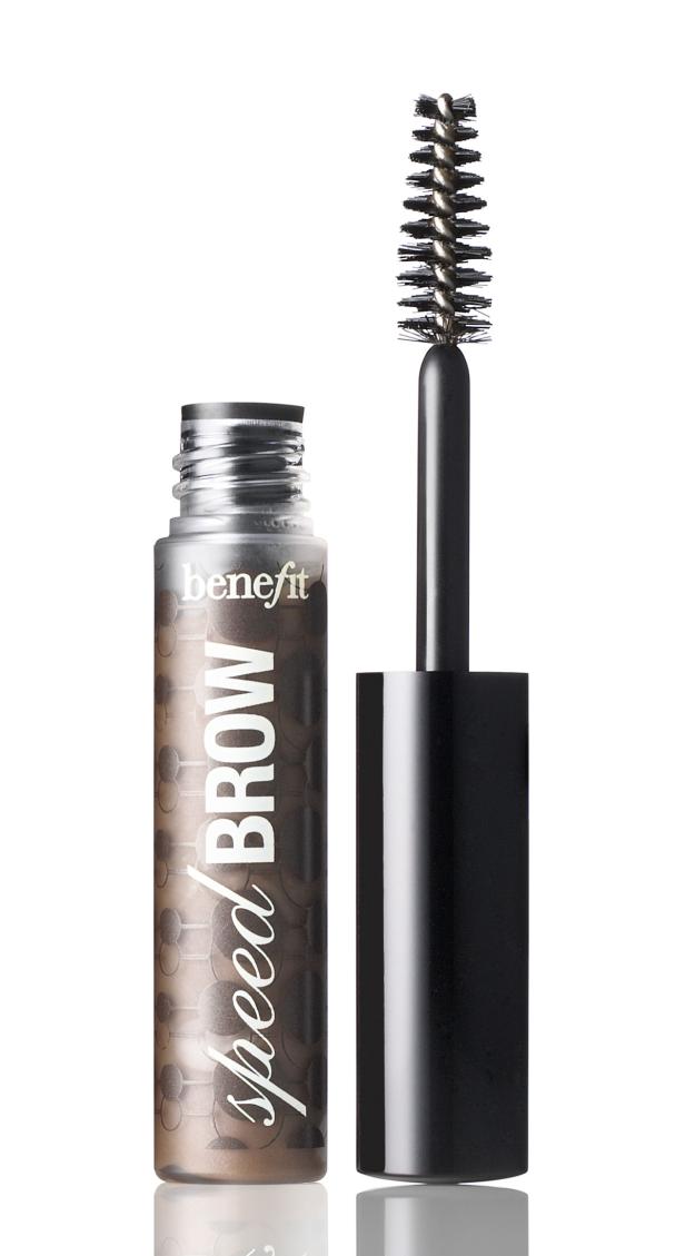 Ein geöffnetes „Benefit Speed Brow“-Augenbrauengel mit Bürste vor weißem Hintergrund.