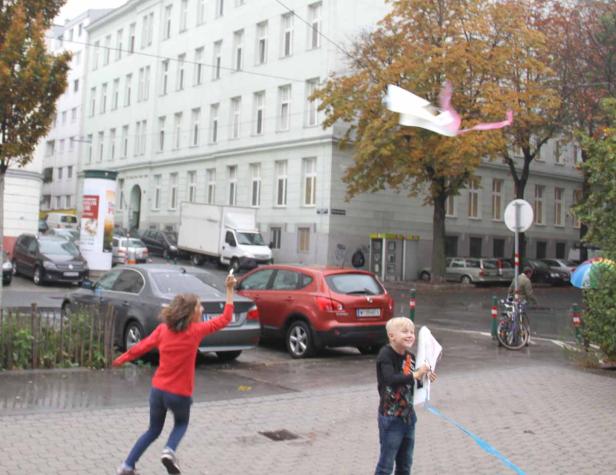 Drachen bauen und fliegen lassen