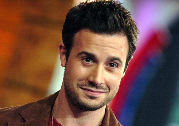 Ein Porträt des Schauspielers Freddie Prinze Jr..
