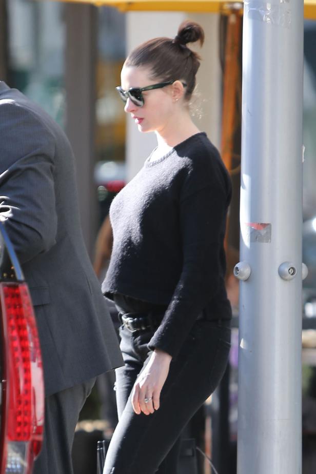 Anne Hathaway: Erster Blick auf ihren Babybauch