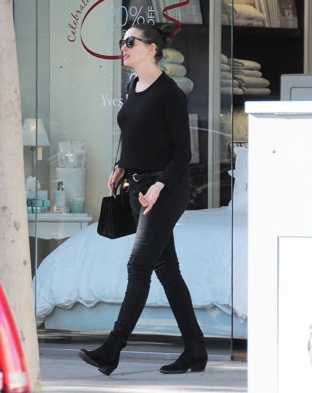 Anne Hathaway: Erster Blick auf ihren Babybauch