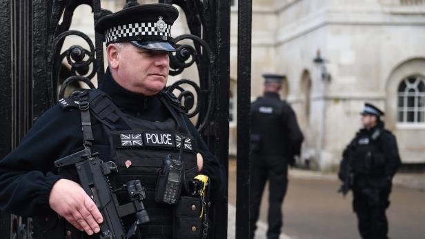 Verteidigungsminister: Terrorgefahr in Großbritannien "extrem hoch"