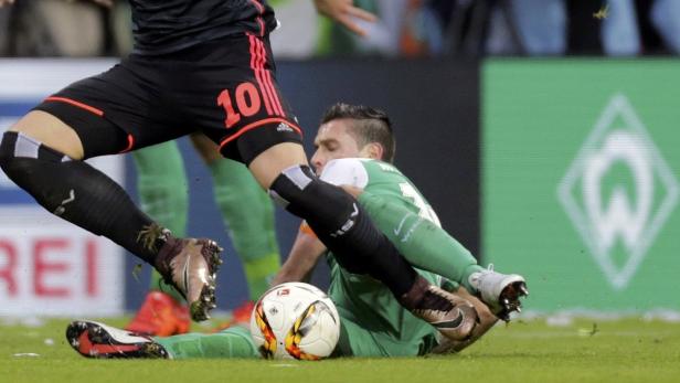 Fuchs glänzte als Vorbereiter, Okotie trauerte nach Hattrick