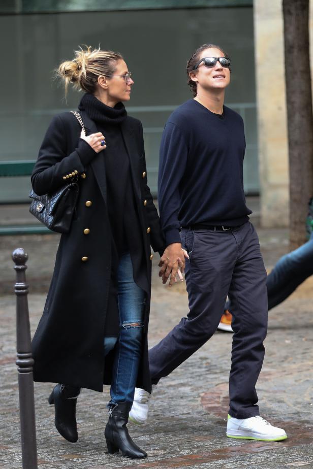 Heidi & Vito händchenhaltend in Paris