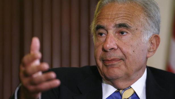 REUTERSInvestor Carl Icahn speaks at the Wall Street Journal Deals & Deakers con conference, held at the New York Stockhange, in thn this June 27, 2007, file photo. Billionaire investor Carl Icahn has secured one out of four board seats he sought at drugm