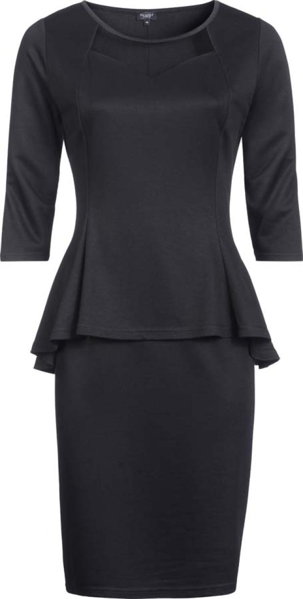 Ein schwarzes, tailliertes Etuikleid mit dreiviertellangen Ärmeln.