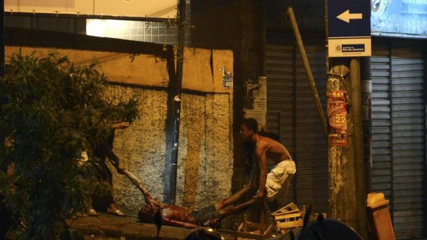 Straßenschlachten vor WM in Copacabana-Nähe