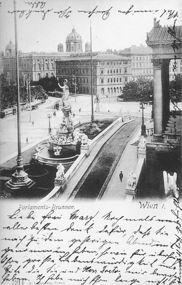 Eine historische Aufnahme des Parlamentsbrunnens in Wien.