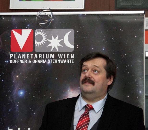 Gruber spielt mit Strom