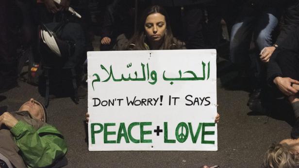 BRITAIN SYRIA IS AIRSTRIKES