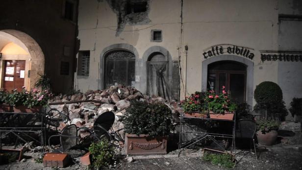 Erdbeben in Mittelitalien: Tausende verbrachten die Nacht im Freien