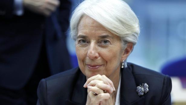Christine Lagarde, Präsidentin der Europäischen Zentralbank, mit verschränkten Händen.