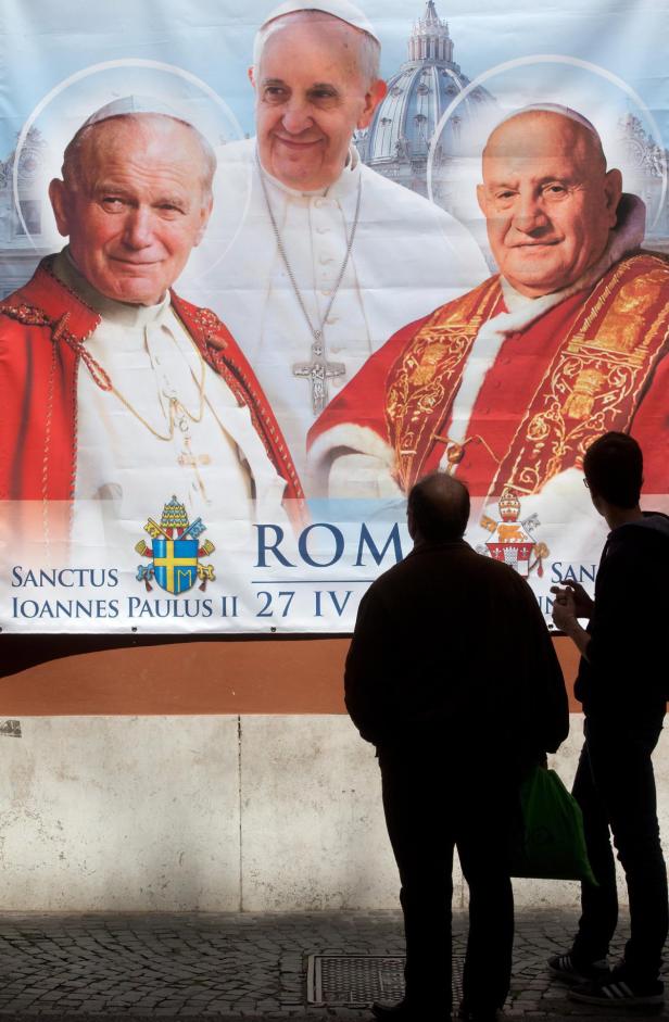 Päpste Johannes Paul II. und Johannes XXIII. heiliggesprochen