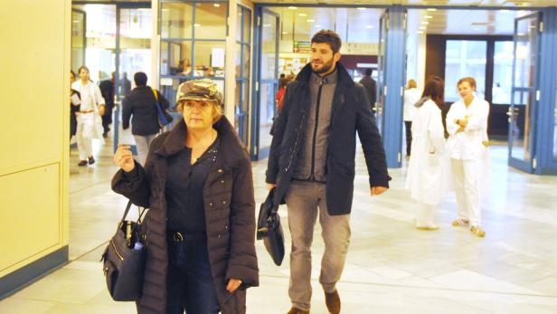George Michaels Lebensgefährte Fadi Fawaz dürfte sich laut Twitter schon damit abgefunden haben, die nächsten Tage in Wien zu verbringen. George Michaels Lebensgefährte Fadi Fawaz dürfte sich laut Twitter schon damit abgefunden haben, die nächsten Tage in Wien zu verbringen.