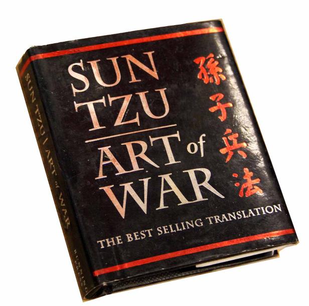 Das Buch „Die Kunst des Krieges“ von Sun Tzu in einer Bestseller-Übersetzung.