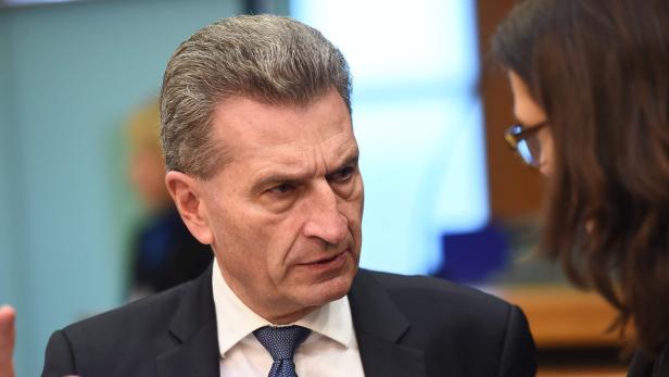 "Schlitzaugen"-Rede: EU-Parlamentarier fassungslos über Oettinger-Entgleisungen