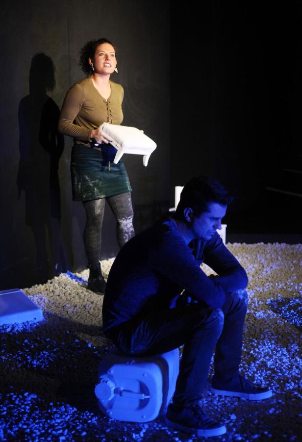 "Lampedusa"; Theater Drachengasse Nicht unterkriegen lassen!