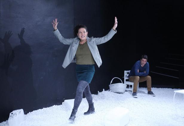 "Lampedusa"; Theater Drachengasse Nicht unterkriegen lassen!