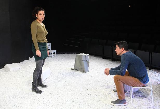 "Lampedusa"; Theater Drachengasse Nicht unterkriegen lassen!