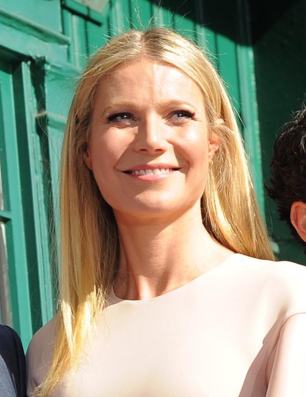 Ein Porträt von Gwyneth Paltrow, die lächelt.