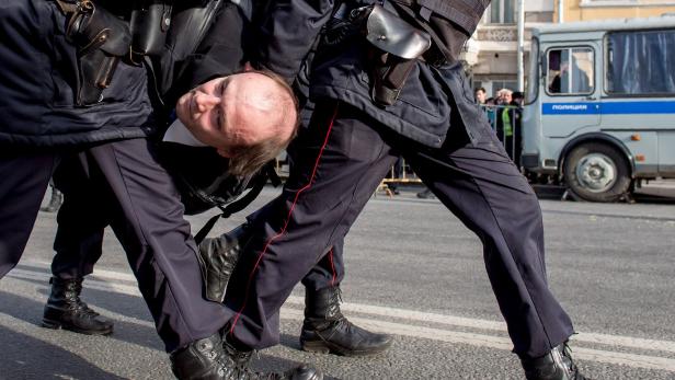 Proteste: EU und USA kritisieren Russland wegen Festnahmen