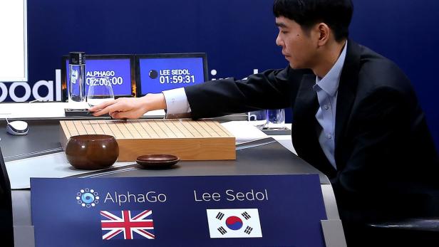 Das Computerprogramm AlphaGo schlug einen der weltbesten Go-Spieler.