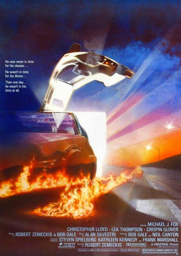Das Filmplakat für „Zurück in die Zukunft“ zeigt den DeLorean mit brennenden Reifenspuren.