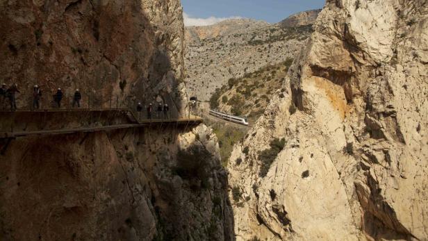 Todesweg: Gefährlichster Klettersteig der Welt eröffnet wieder