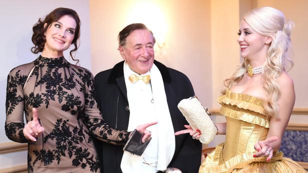Lugner mit Brooke Shields und Ehefrau Cathy vor dem Opernball 2016