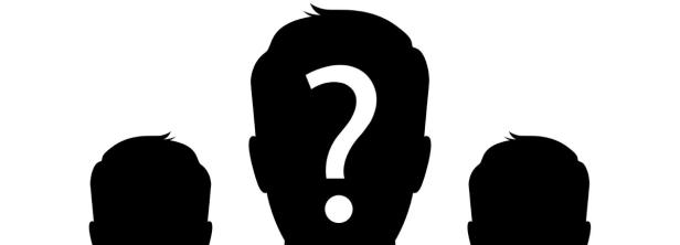 Eine Silhouette einer Person mit einem Fragezeichen über dem Gesicht, flankiert von zwei weiteren Silhouetten.