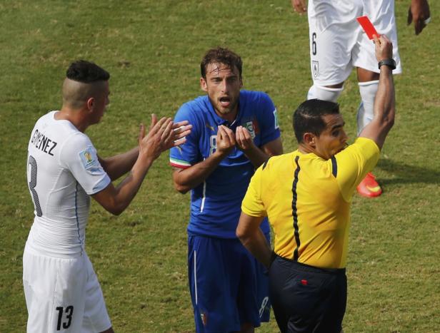 Italien scheitert an Uruguay
